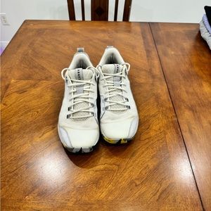 Steph Curry White basketball shoes Sz: 11.5